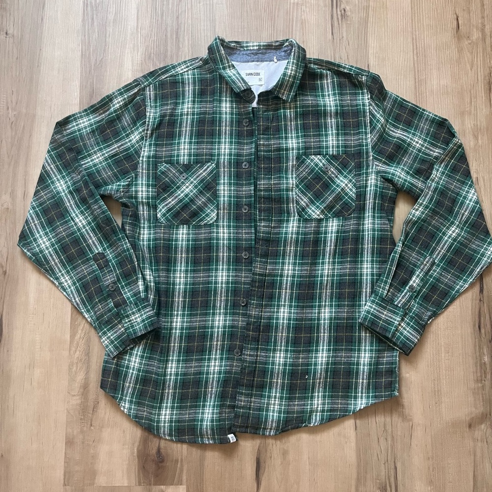 Mens flannel long sleeve shirt. Size : large